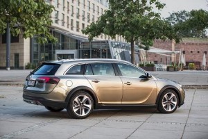 02_Opel-Insignia-Country-Tourer