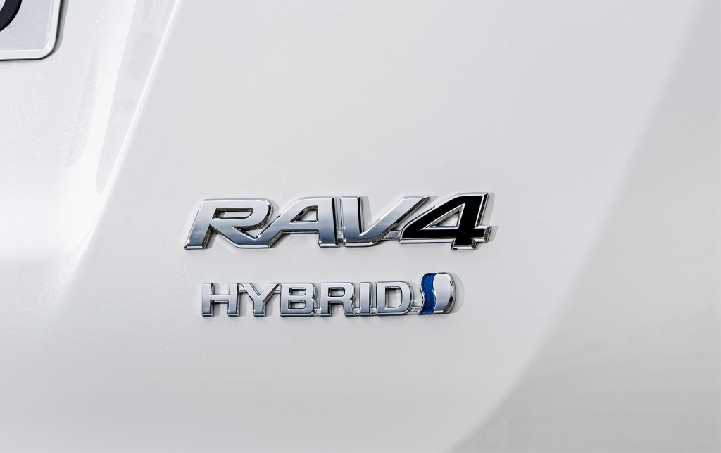 19-Toyota-RAV4-012016-(19)