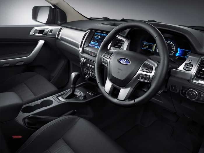New Ford Ranger 5_interior driver