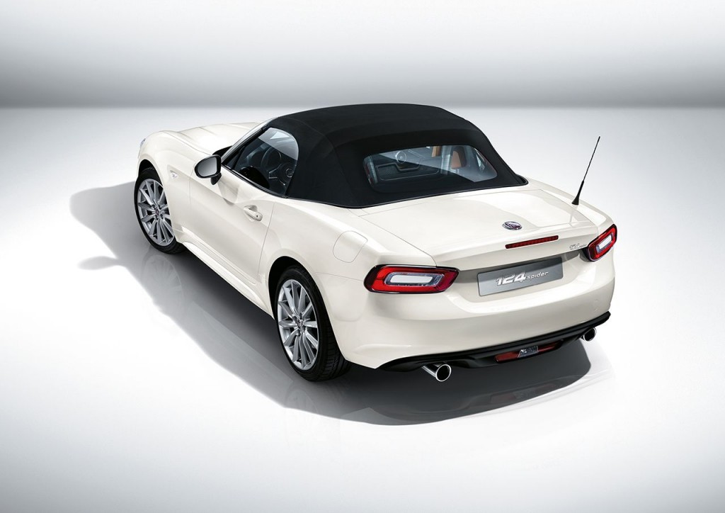 151118_Fiat_124-Spider_04