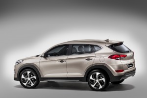 04-Hyundai-Tucson-achter-zijaanzicht