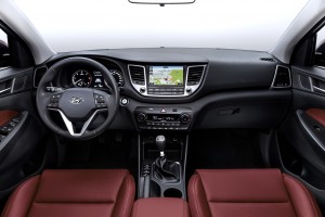 05-Hyundai-Tucson-dash-groot