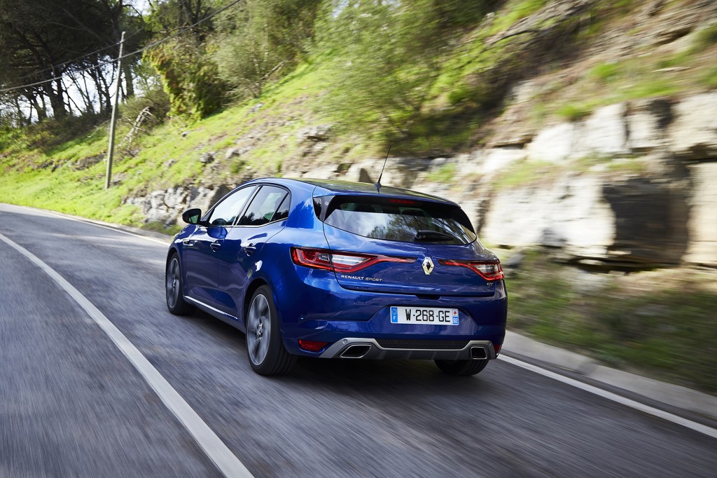 ESSAIS PRESSE RENAULT MEGANE IV BERLINE ET BERLINE GT A LISBONNE
