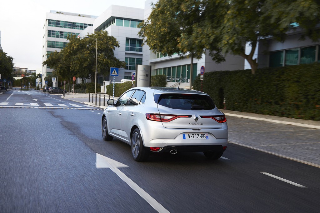 ESSAIS PRESSE RENAULT MEGANE IV BERLINE ET BERLINE GT A LISBONNE