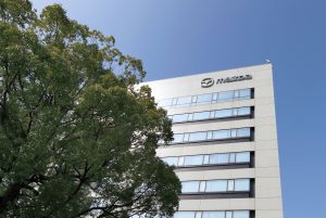 Mazda, Denso en Toyota sluiten samenwerkingscontract voor technische ontwikkeling elektrische voertuigen