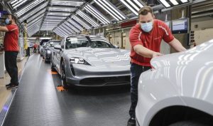 Porsche AG hervat productie in Zuffenhausen en Leipzig