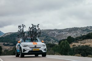 Team dsm-firmenich PostNL en Volvo Car Nederland verlengen partnership